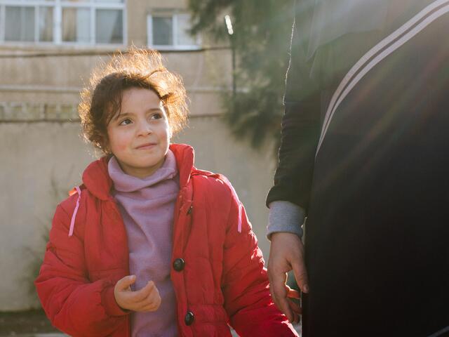 Sham är nu fem år. Hon föddes på en buss på väg ut ur Aleppo under ett flyganfall. 