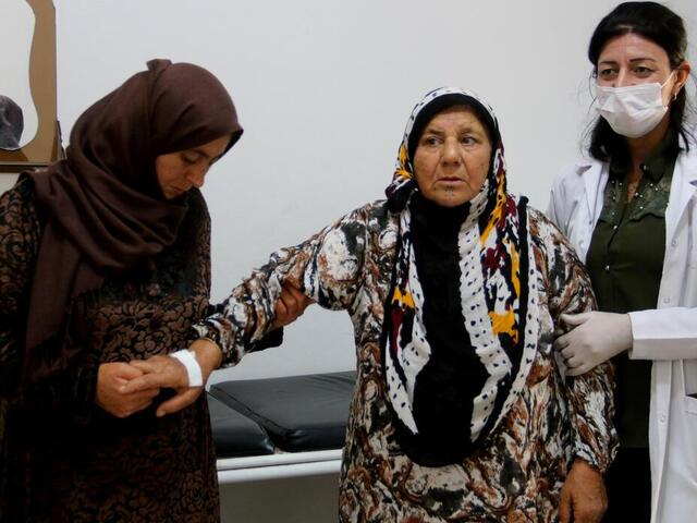 Kvinna i Syrien söker vård