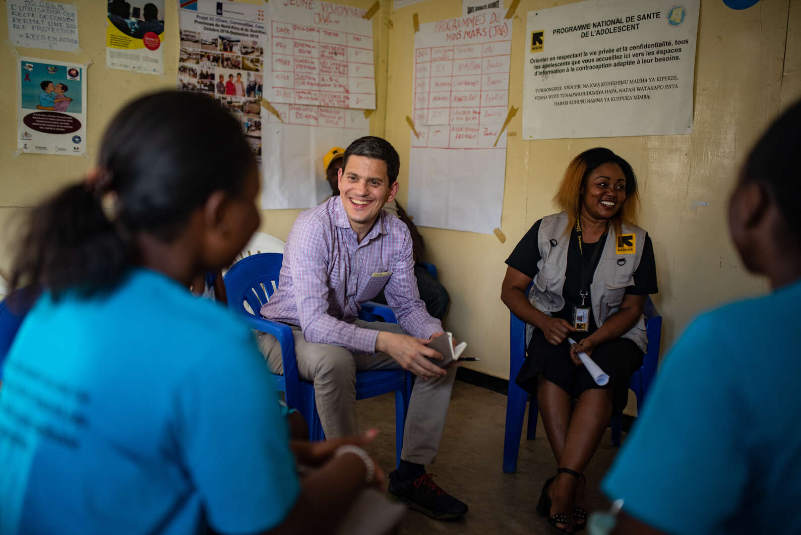 David Miliband på besök i Kongo.