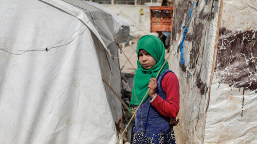 Flicka i ett syriskt flyktingläger