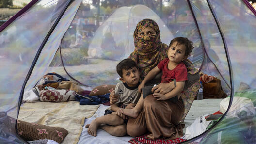 Familj på flykt i Afghanistan